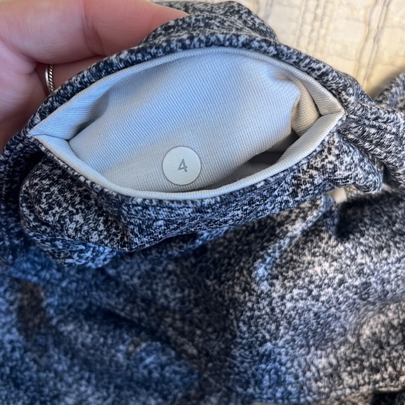 Lululemon 3/4 length leggings. Size 4. Great condition. - Picture 3 of 3